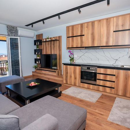 Roel Apartments Sarandë Exteriör bild