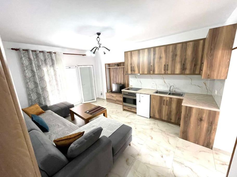 Roel Apartments Sarandë Exteriör bild