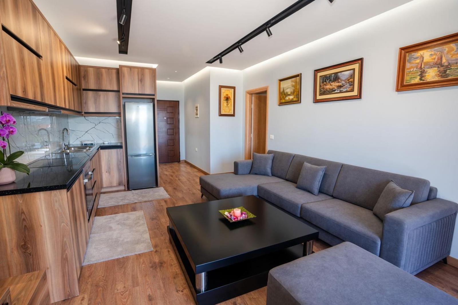 Roel Apartments Sarandë Exteriör bild