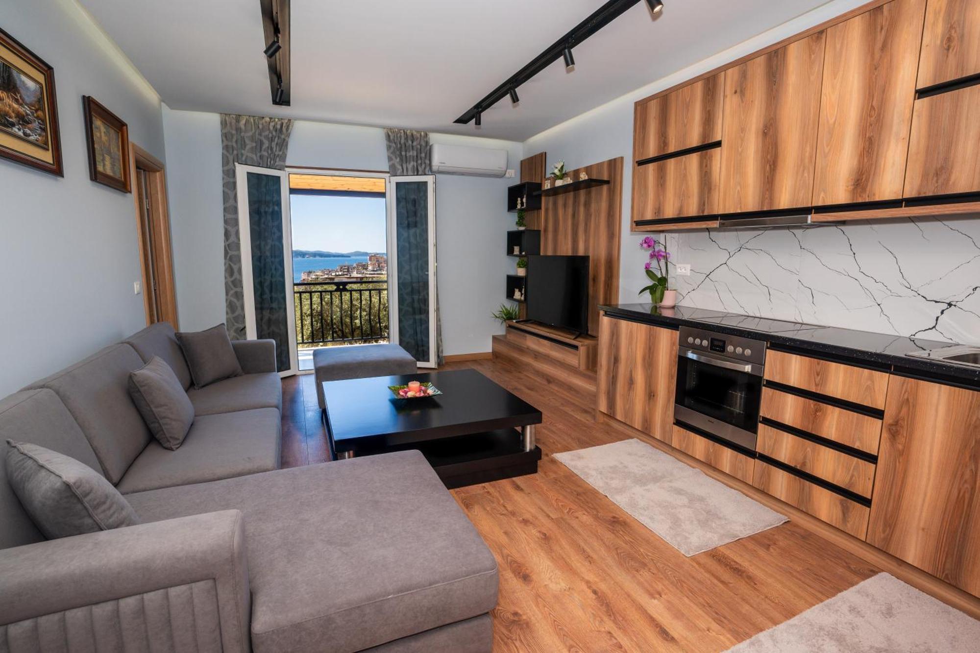 Roel Apartments Sarandë Exteriör bild