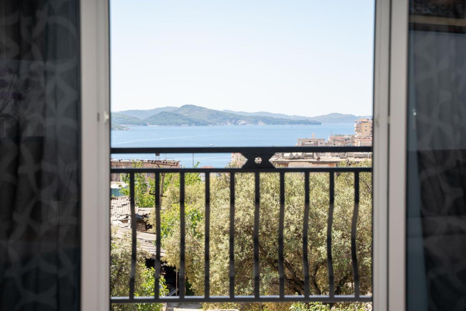 Roel Apartments Sarandë Exteriör bild