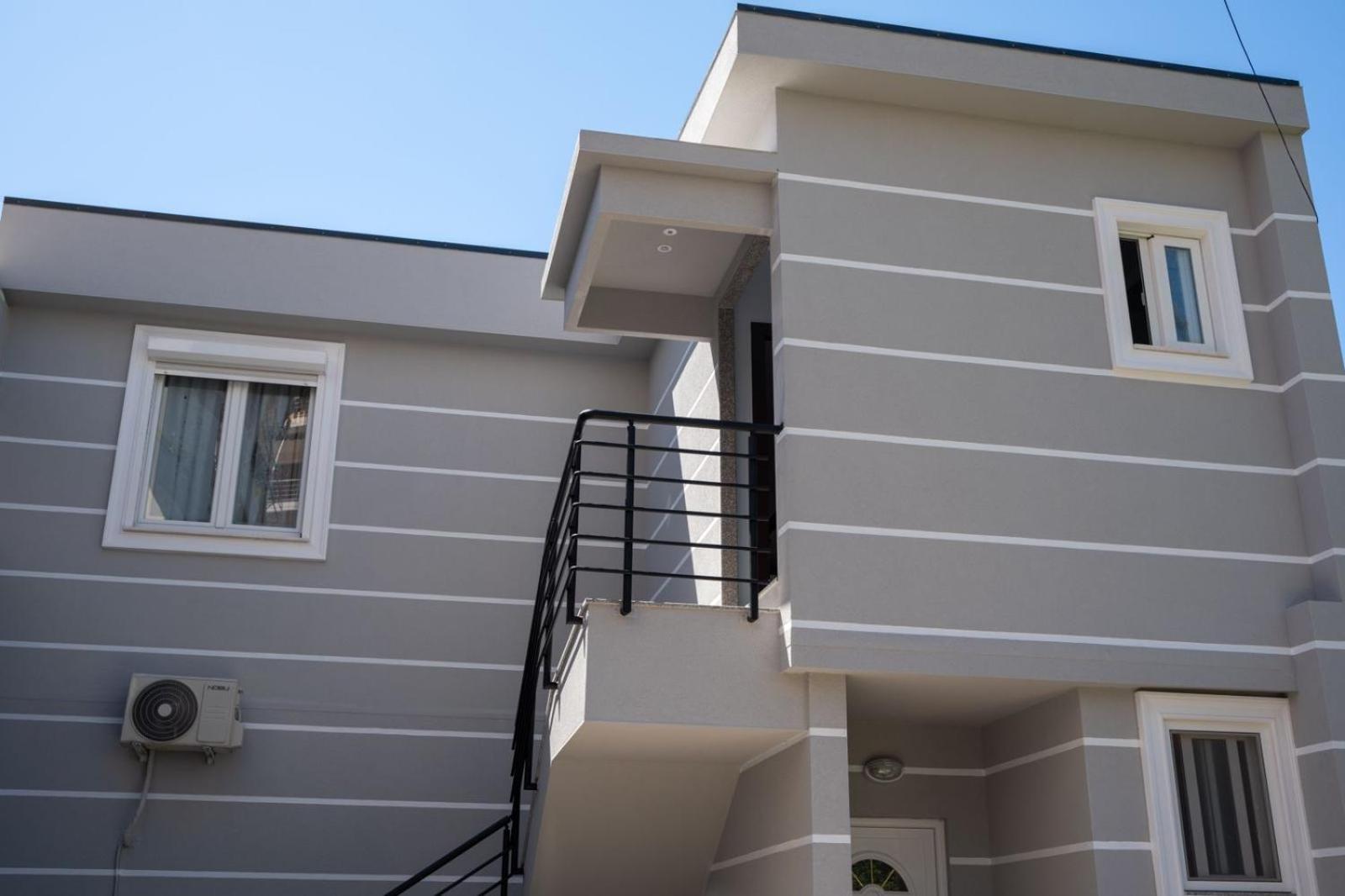 Roel Apartments Sarandë Exteriör bild